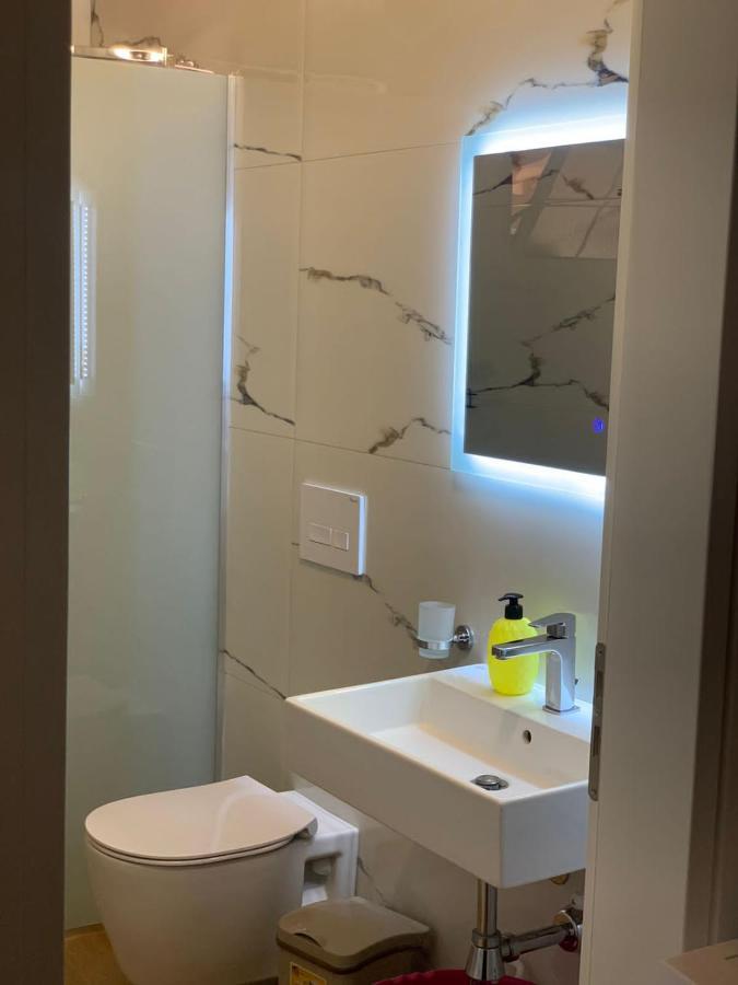 Amazing Familiar Apartments And Rooms Sarandë 外观 照片