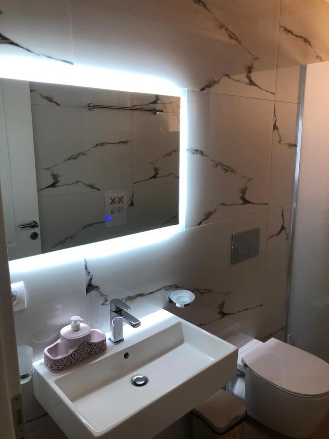 Amazing Familiar Apartments And Rooms Sarandë 外观 照片