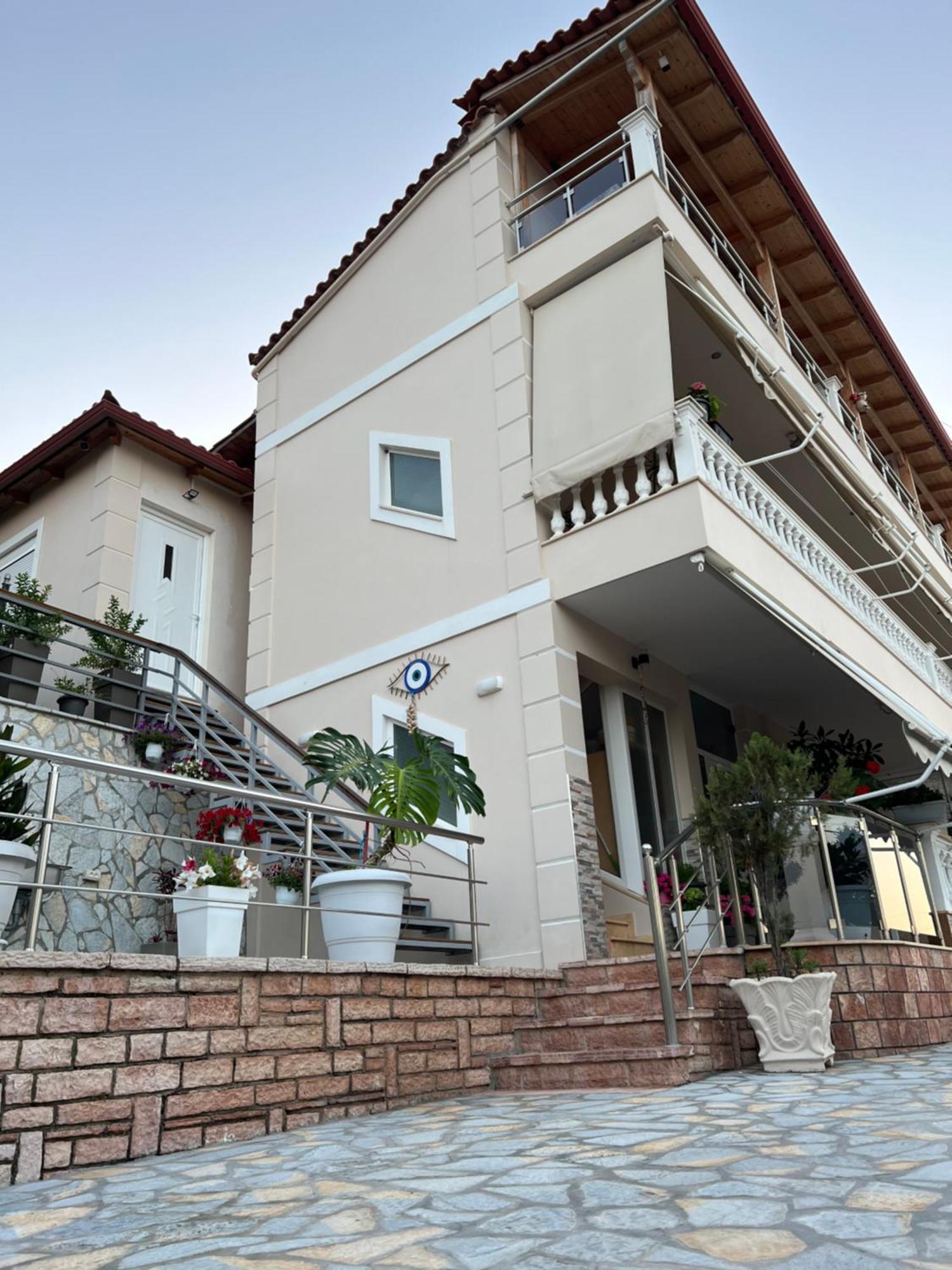 Amazing Familiar Apartments And Rooms Sarandë 外观 照片