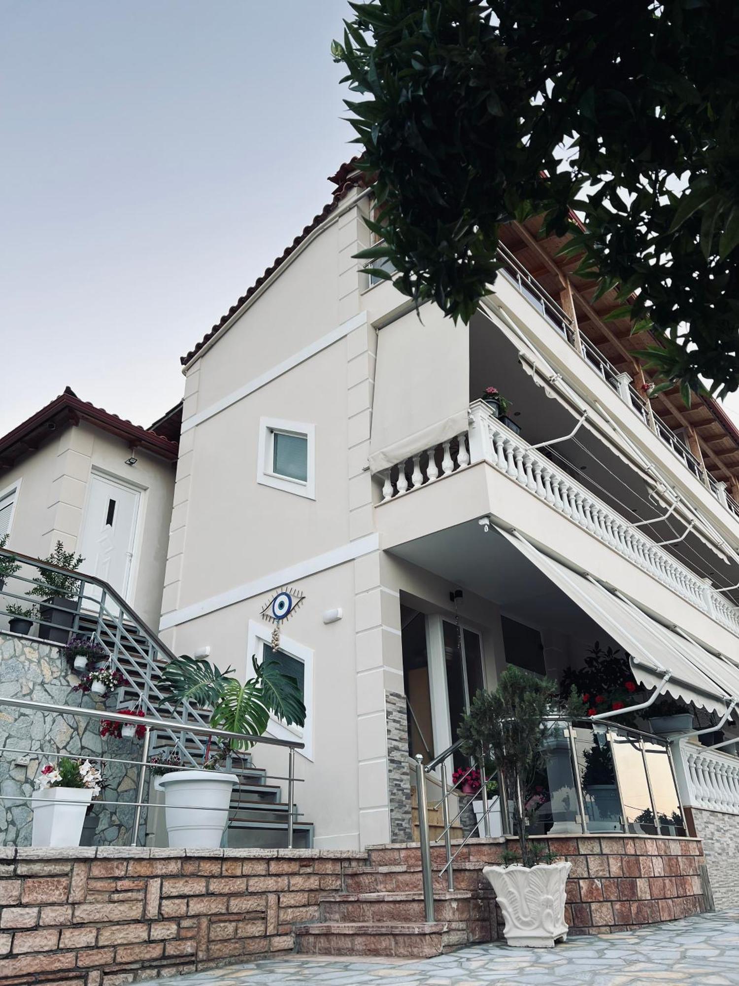 Amazing Familiar Apartments And Rooms Sarandë 外观 照片