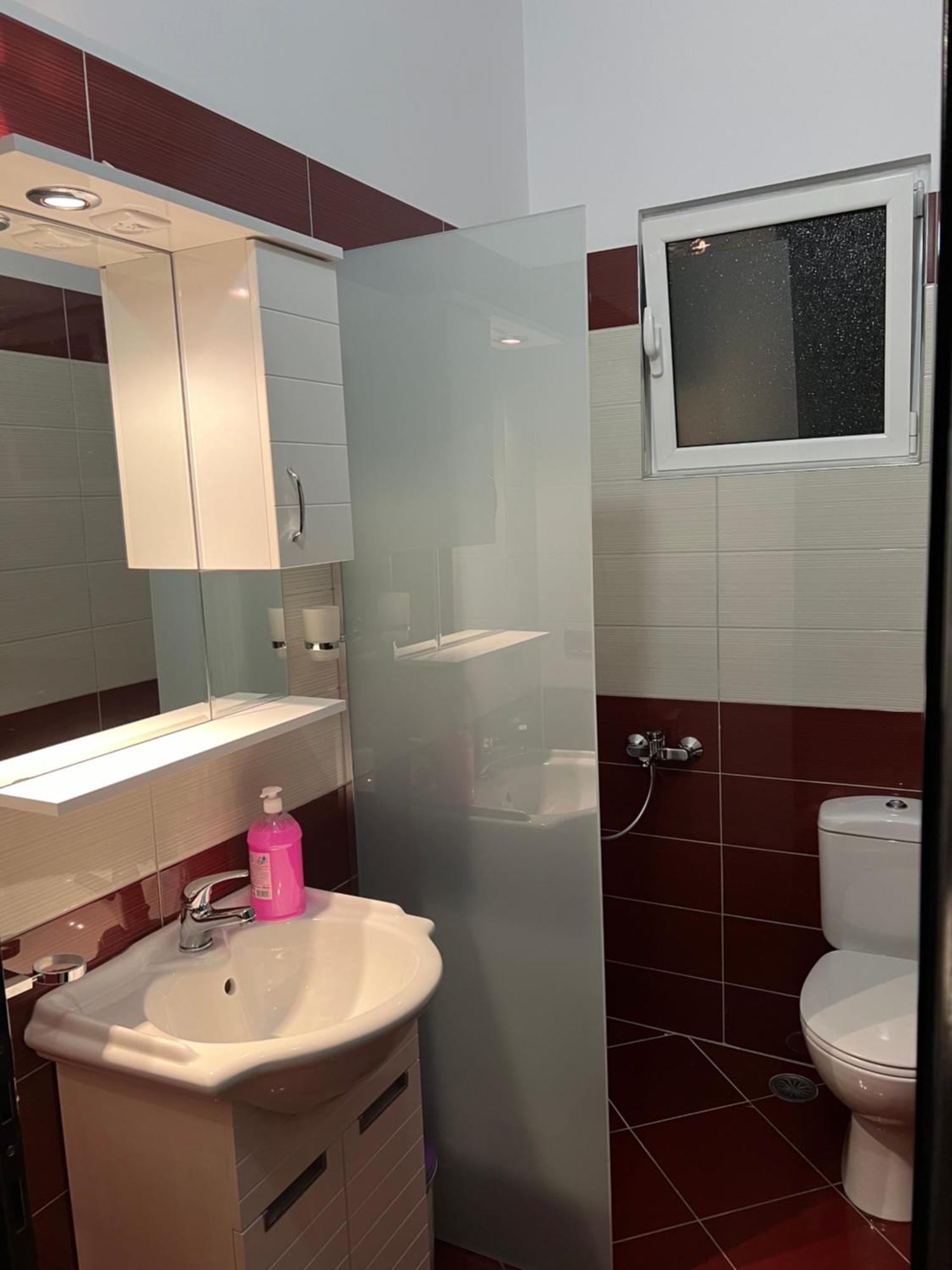 Amazing Familiar Apartments And Rooms Sarandë 外观 照片