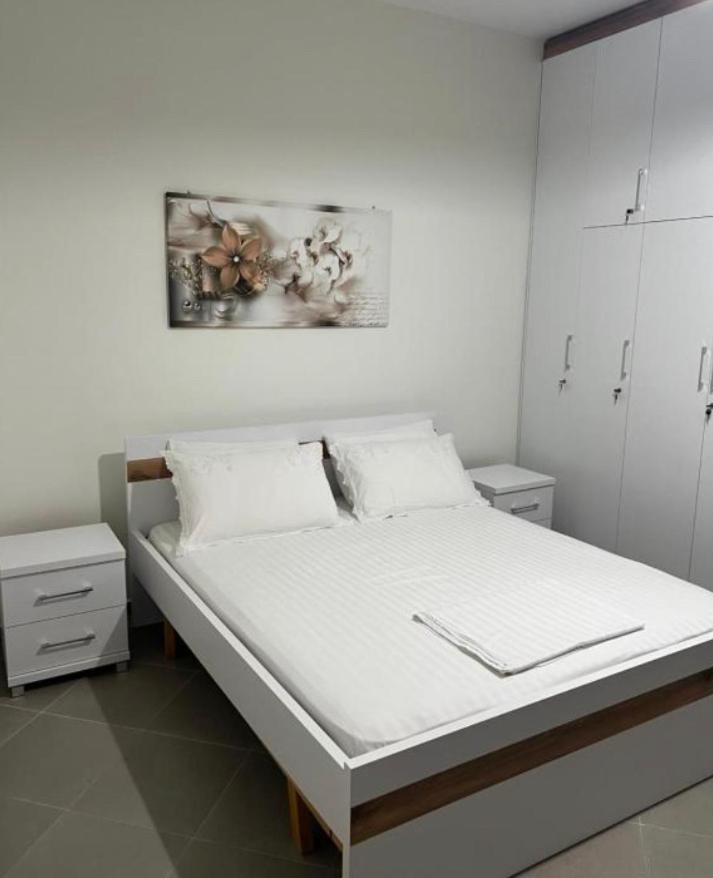 Amazing Familiar Apartments And Rooms Sarandë 外观 照片