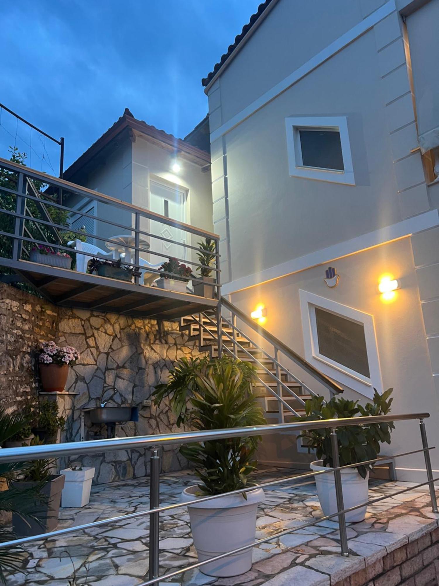 Amazing Familiar Apartments And Rooms Sarandë 外观 照片